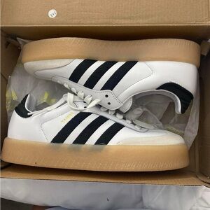 Adidas Sambae sneakers. Size 7. Never worn